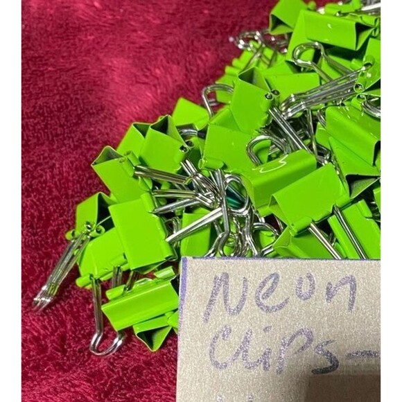 PREOWNED GREEN MR.PEN 71 Pc Green Metal Binder Clamps 1.5x.25mm - Picture 2 of 2